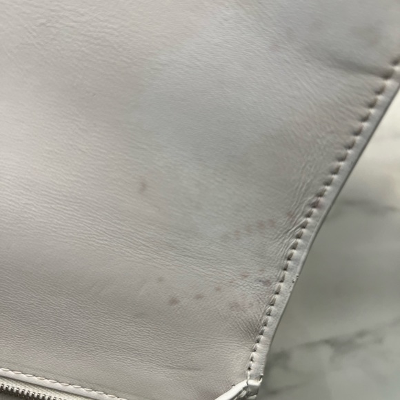BALENCIAGA
Small Hourglass Tote Bag in white - Picture 5 of 10
